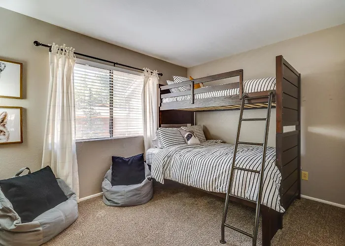 2 White Mountain Condos! 1/2 Mi To Country Club Holiday home *