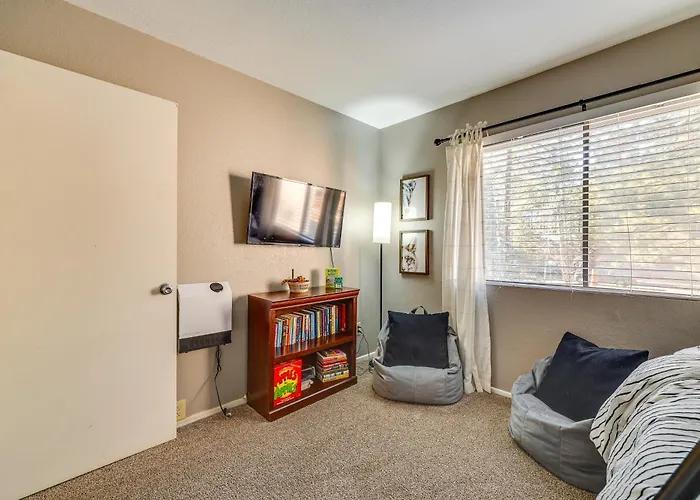 2 White Mountain Condos! 1/2 Mi To Country Club