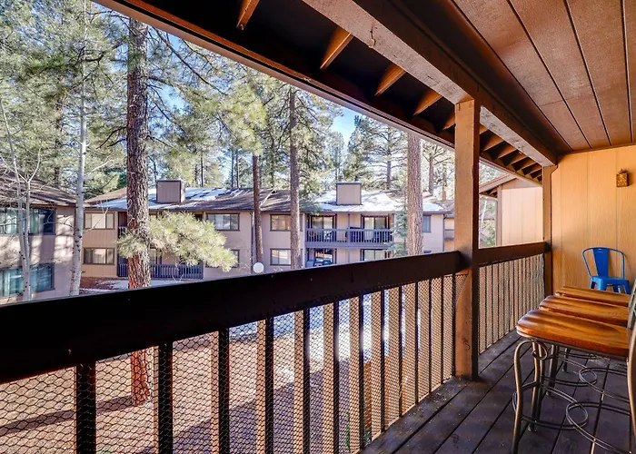 Holiday home 2 White Mountain Condos! 1/2 Mi To Country Club *
