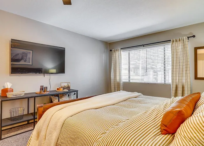 2 White Mountain Condos! 1/2 Mi To Country Club Holiday home