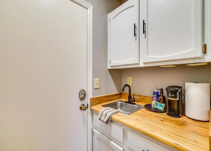 Holiday home 2 White Mountain Condos! 1/2 Mi To Country Club